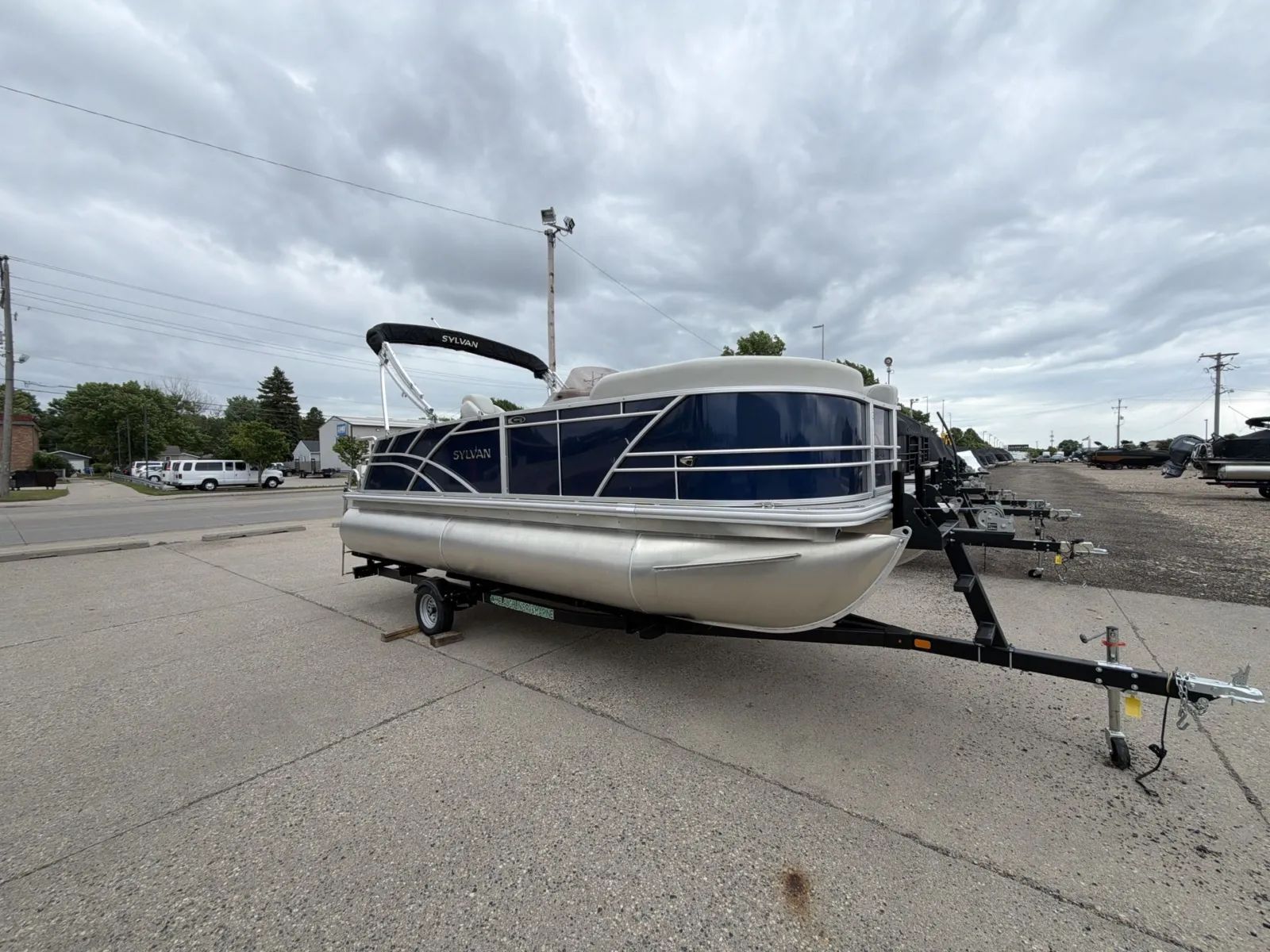 2026 Sylvan MIRAGE 820 CLZ DH 90HP BUNK TRAILER X3 in fargo ND