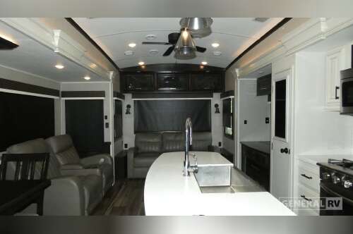 2022 Jayco PINNACLE 36SSWS in dover FL