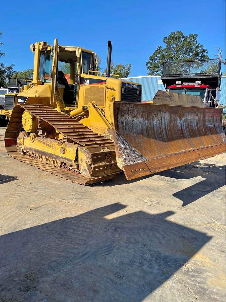 2004 Caterpillar D6N LGP in Annapolis, MD