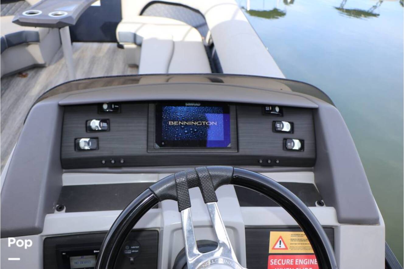 A photo of this 2025 Bennington 26 L Double Decker
