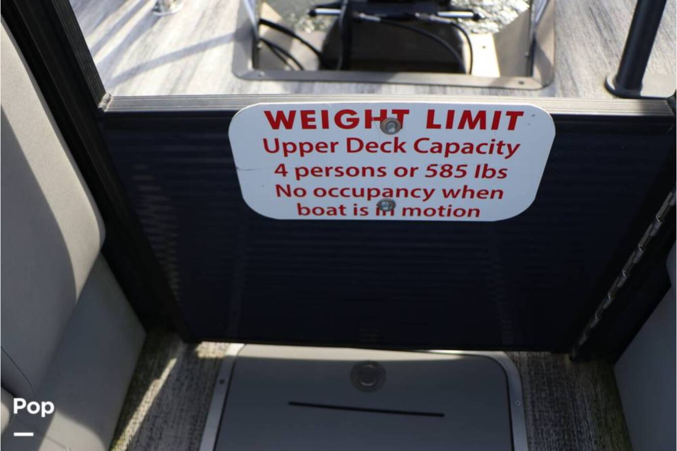 A photo of this 2025 Bennington 26 L Double Decker