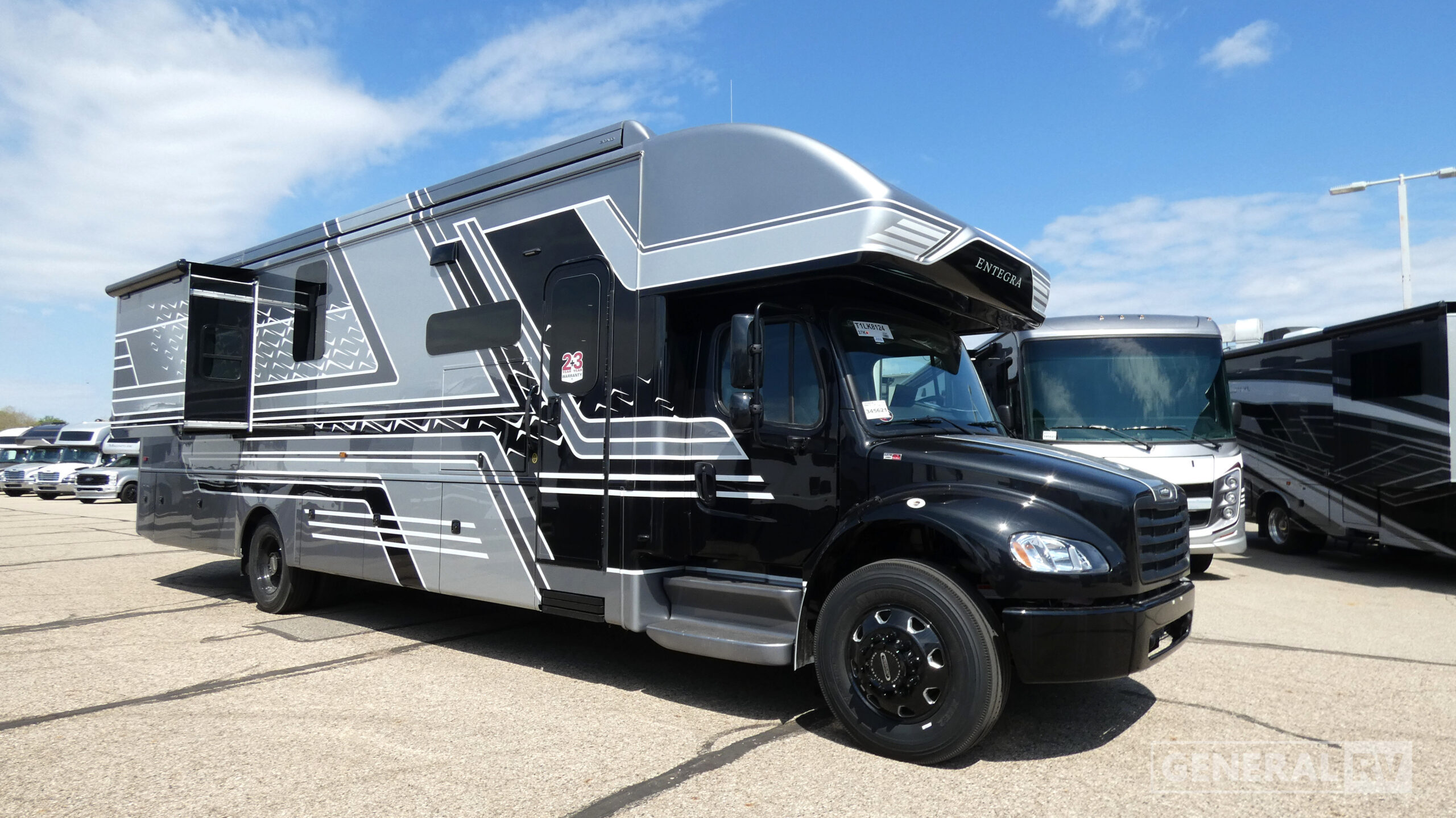 2026 Entegra Coach ACCOLADE XL 37K in wayland MI