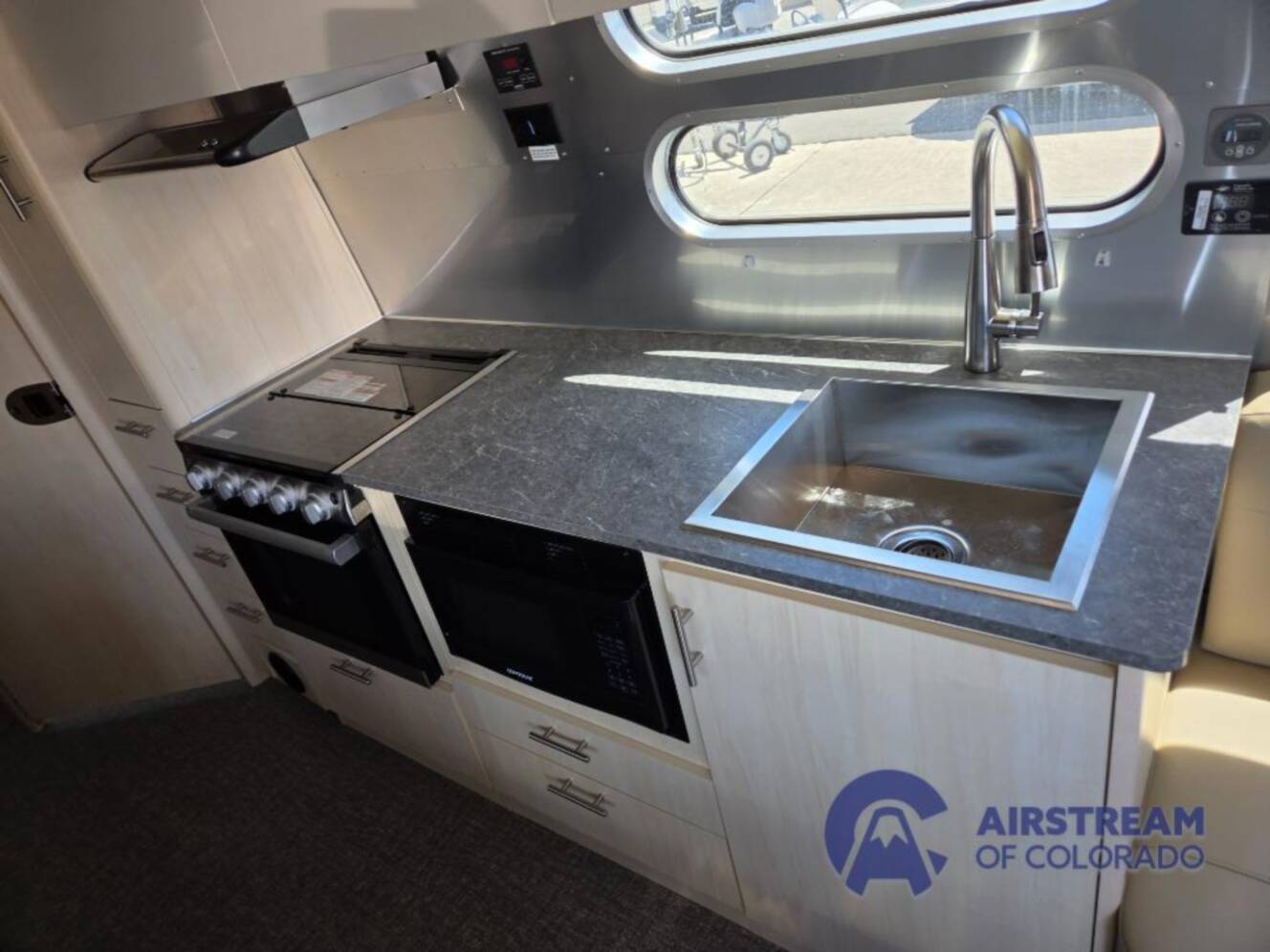 A photo of this 2023 Airstream Flying Cloud 30FB Office
