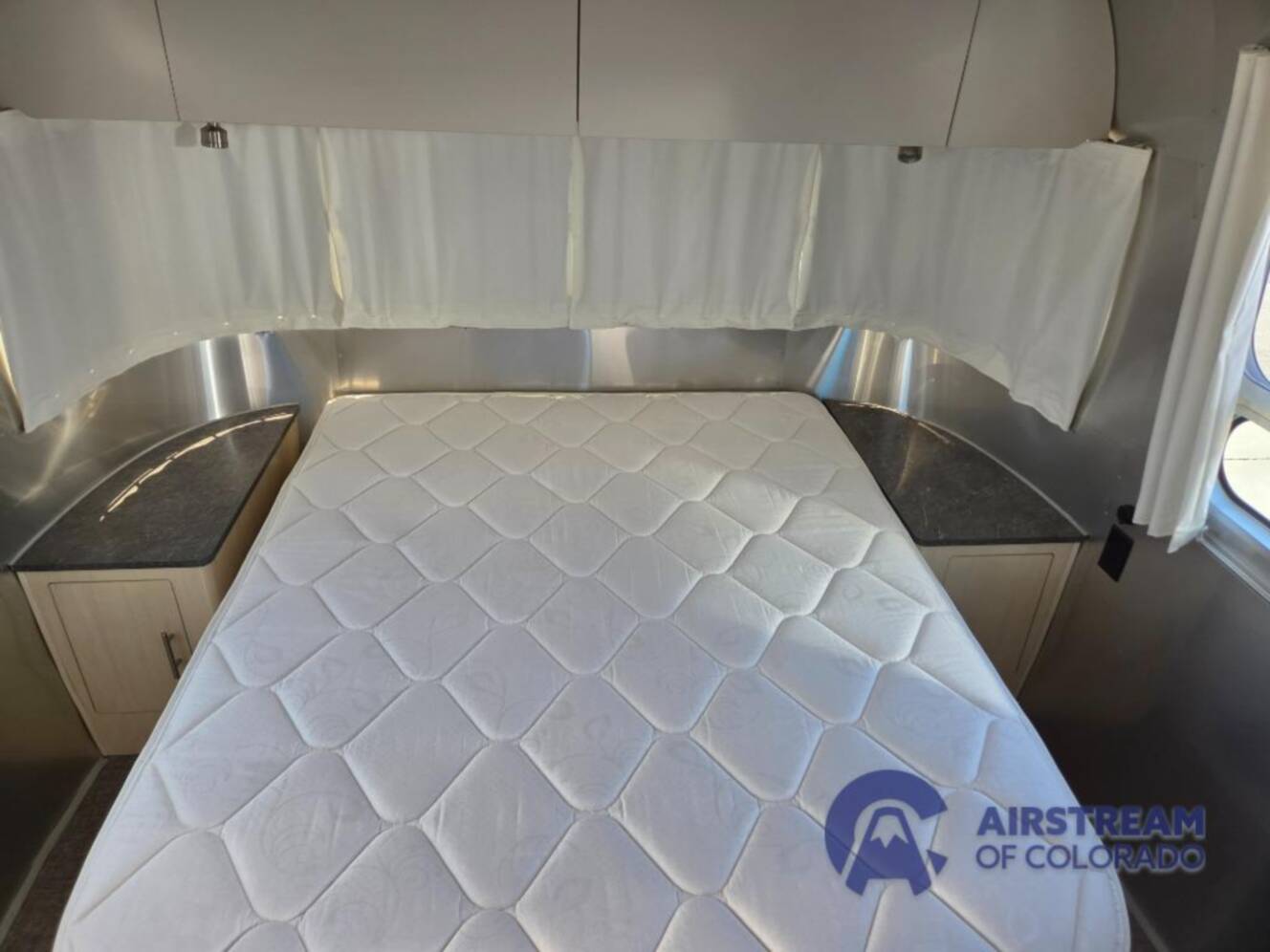 A photo of this 2023 Airstream Flying Cloud 30FB Office