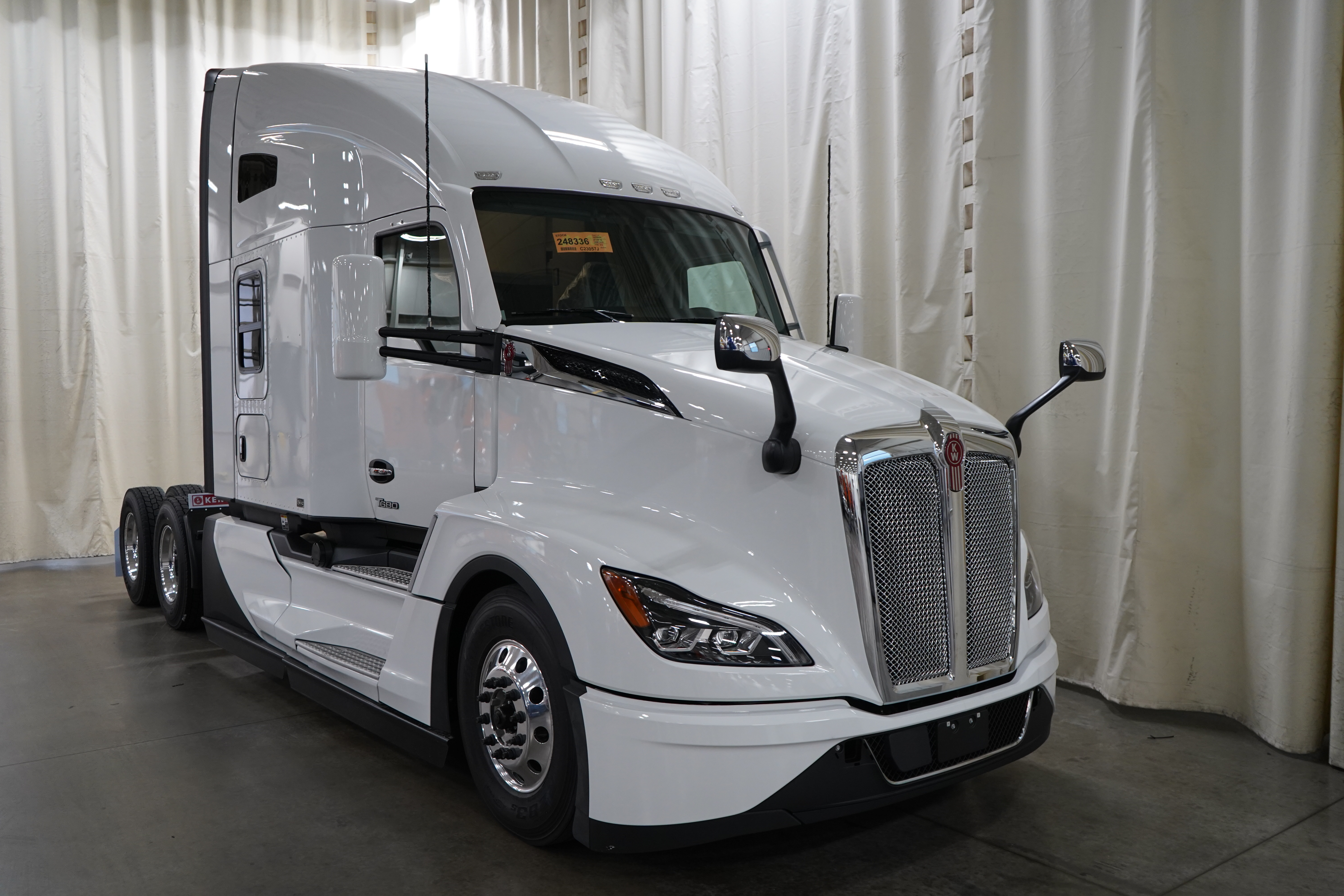 2027 KENWORTH T680 in Fort Worth, TX