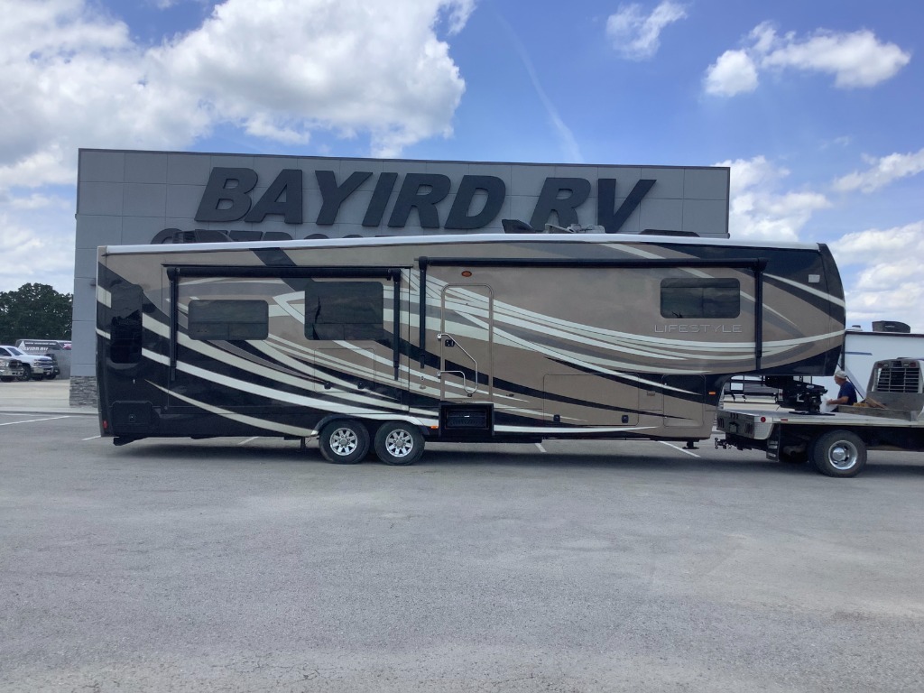 2015 Lifestyle Luxury Rv Lifestyle LS37CKSL in mountain home AR