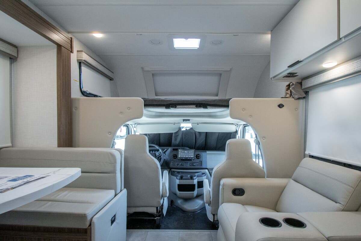 2027 Thor Motor Coach Quantum KW29 in alvarado TX