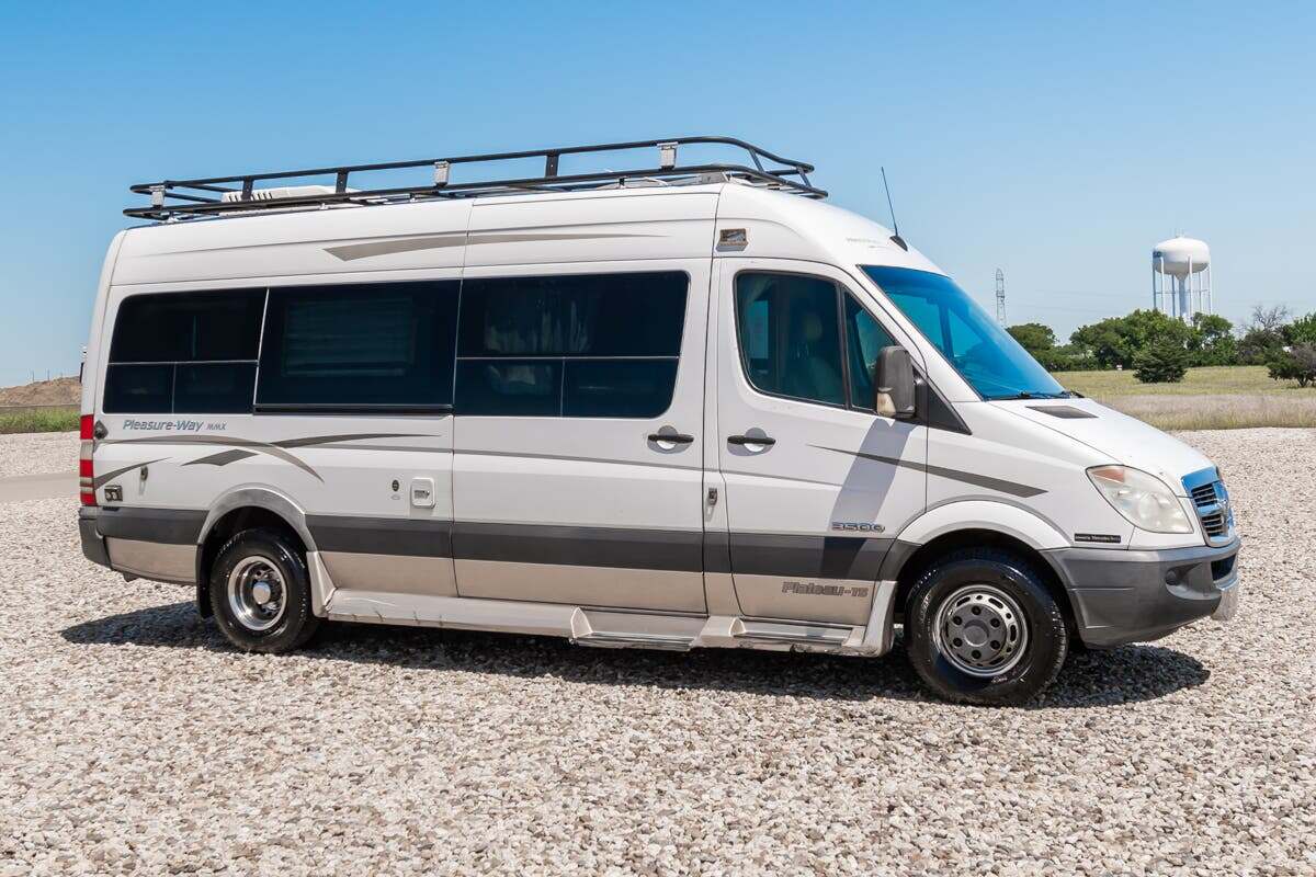 2010 Pleasure-Way Plateau TS 245 in alvarado TX