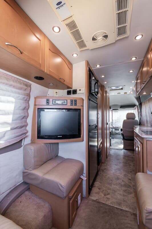2010 Pleasure-Way Plateau TS 245 in alvarado TX