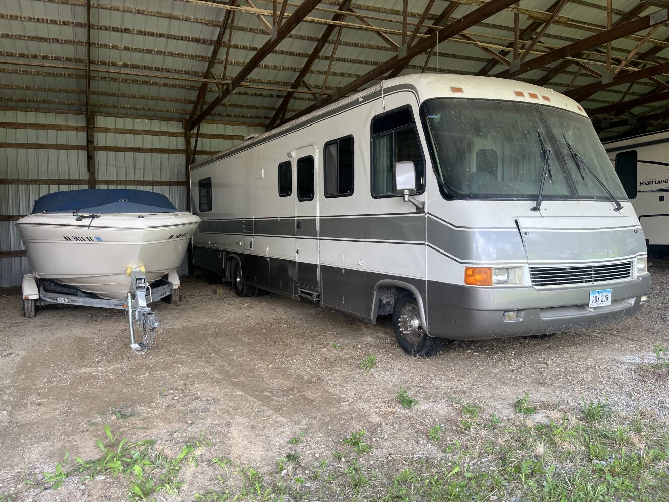 A photo of this 1998 Georgie Boy 32' Class A Rv