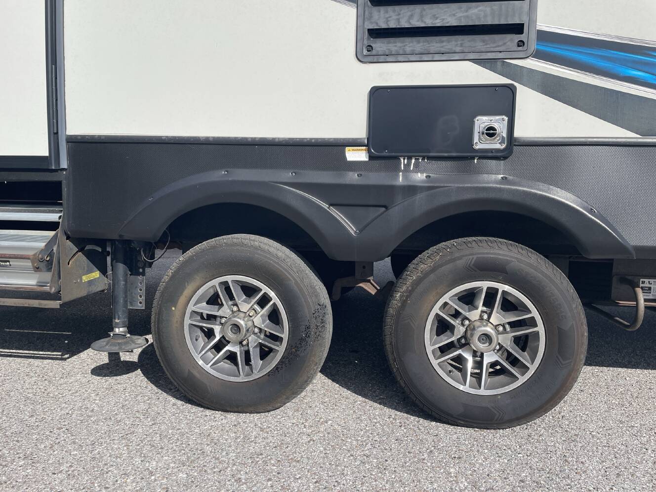 A photo of this 2019 Dutchmen ASTORIA 3123BHF