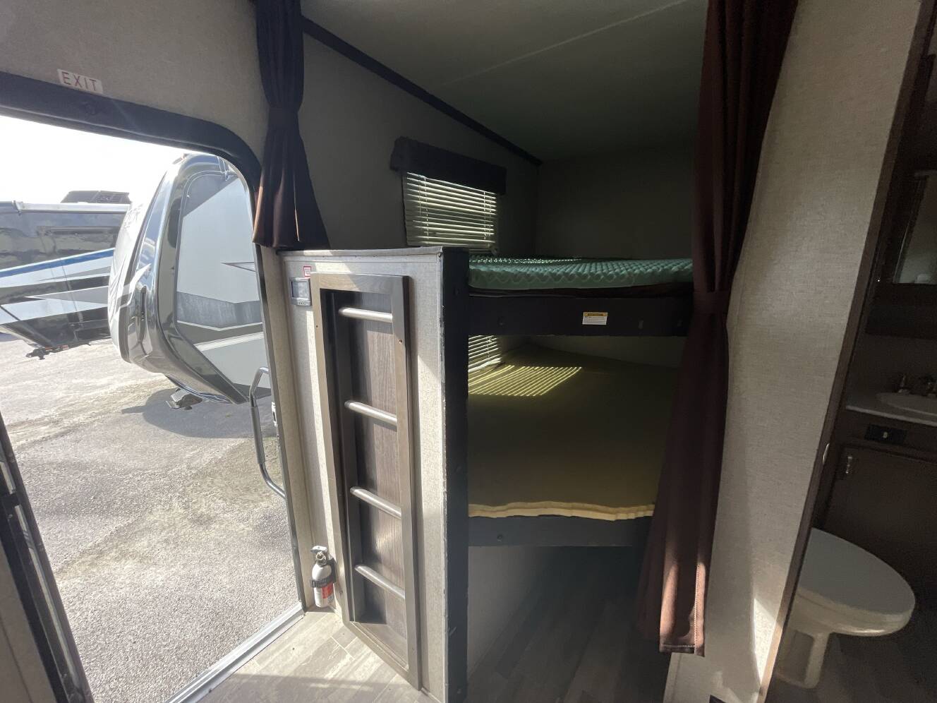 A photo of this 2019 Dutchmen ASTORIA 3123BHF