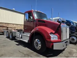2022 KENWORTH T880