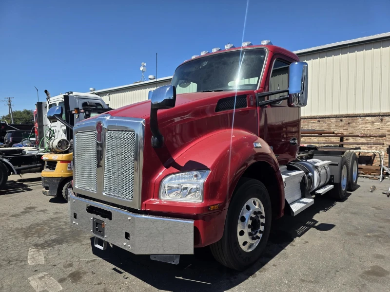 2022 KENWORTH T880