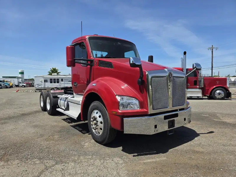 2022 KENWORTH T880