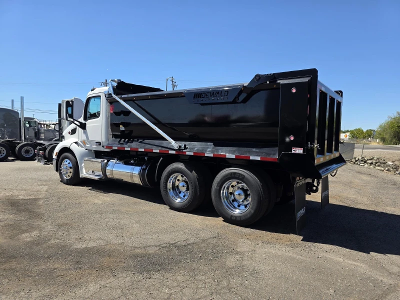 2022 PETERBILT 579