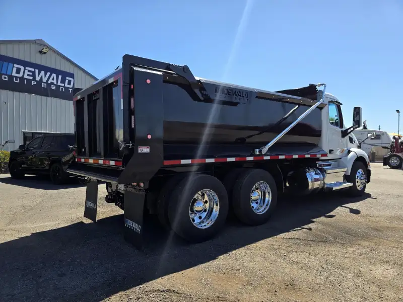 2022 PETERBILT 579