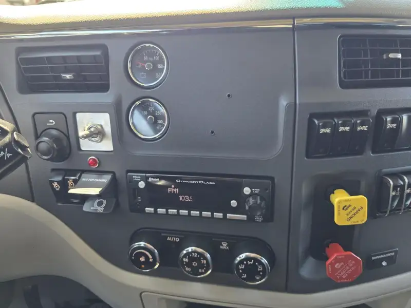 2022 PETERBILT 579