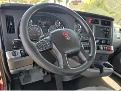 2022 KENWORTH T880