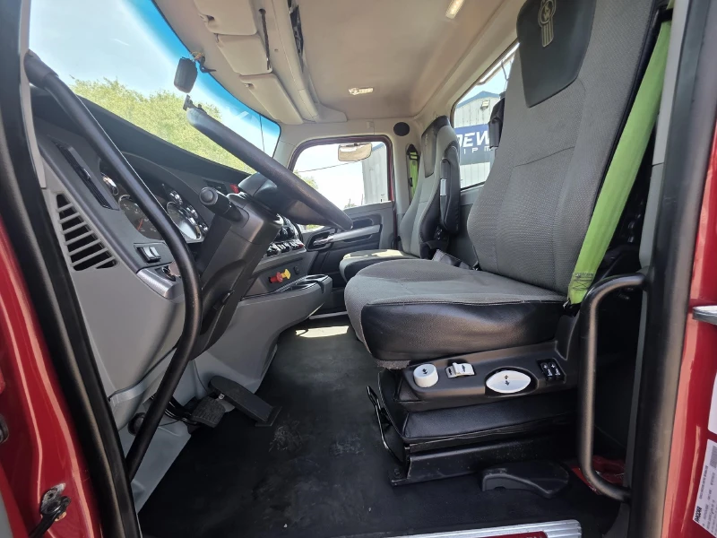 2022 KENWORTH T880