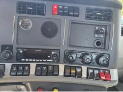 2022 KENWORTH T880