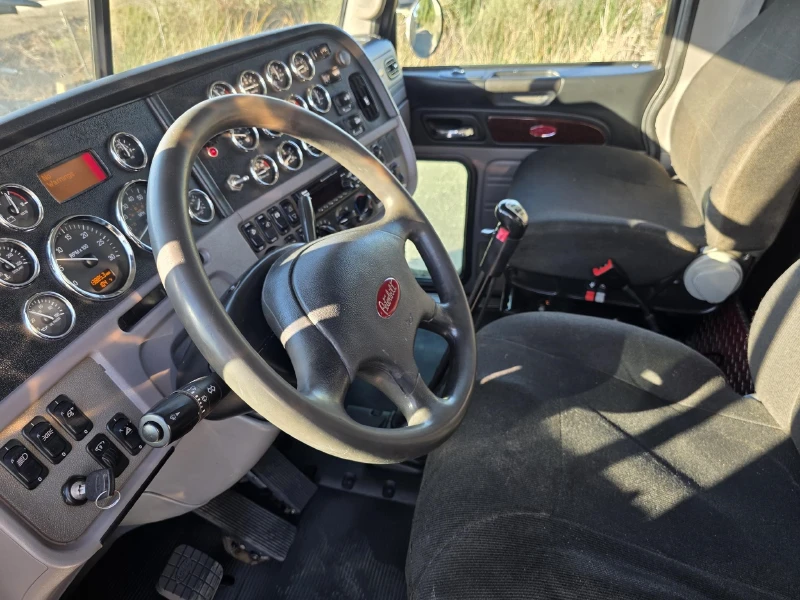 2015 PETERBILT 389