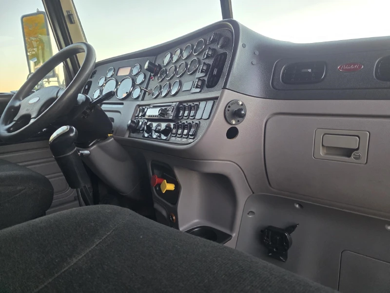 2015 PETERBILT 389