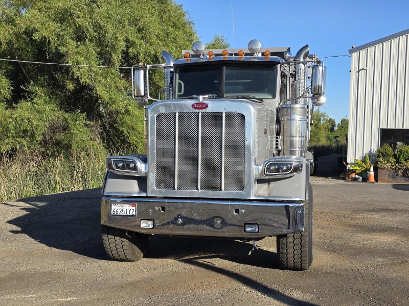 2015 PETERBILT 389
