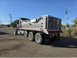 2015 PETERBILT 389