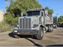 2015 PETERBILT 389