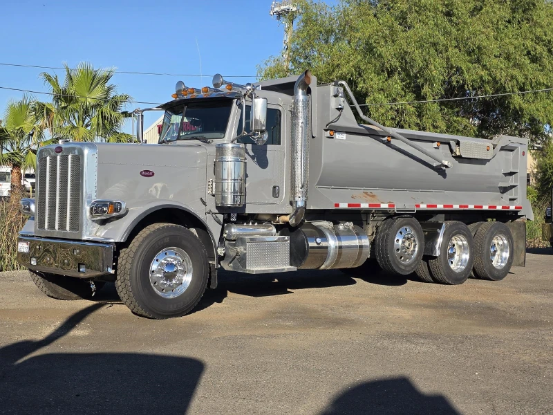 2015 PETERBILT 389