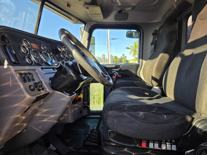 2015 PETERBILT 389