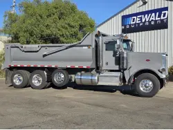 2015 PETERBILT 389