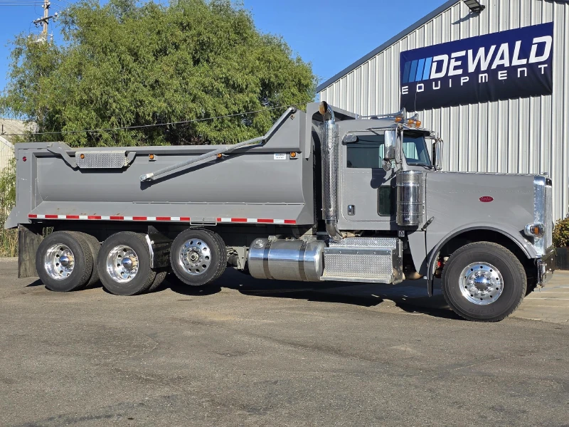 2015 PETERBILT 389