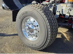 2015 PETERBILT 389