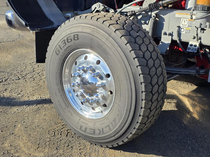 2015 PETERBILT 389