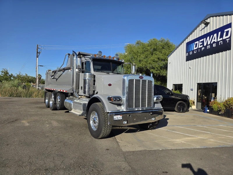 2015 PETERBILT 389