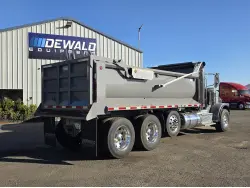 2015 PETERBILT 389