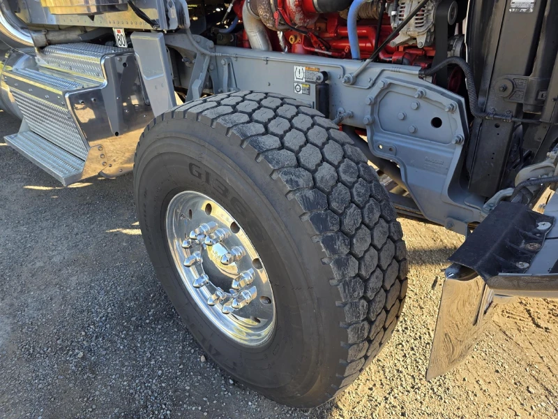 2015 PETERBILT 389