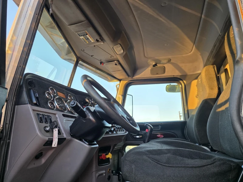 2015 PETERBILT 389