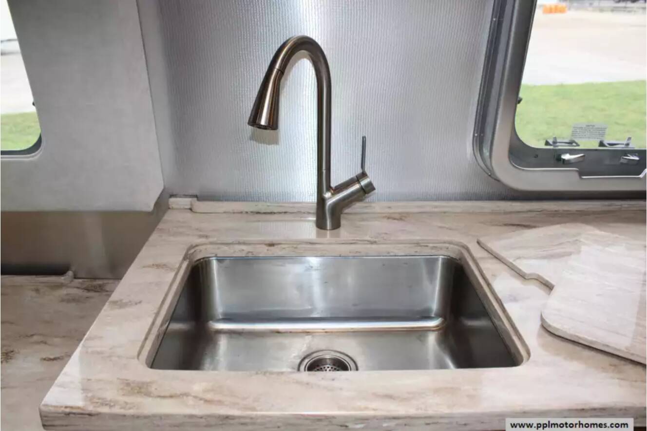 A photo of this 2018 Airstream Airstream Classic 33FBQ