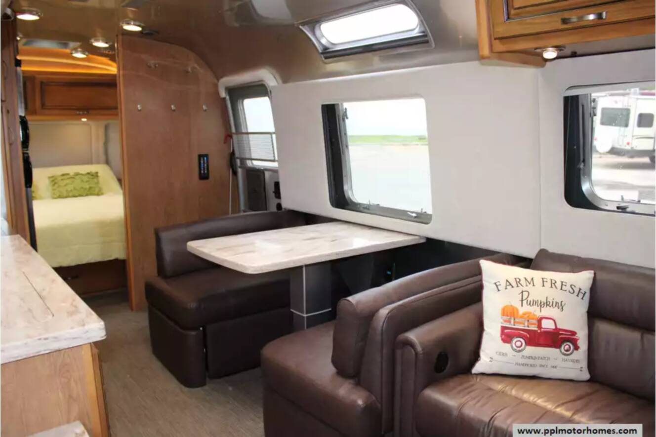A photo of this 2018 Airstream Airstream Classic 33FBQ