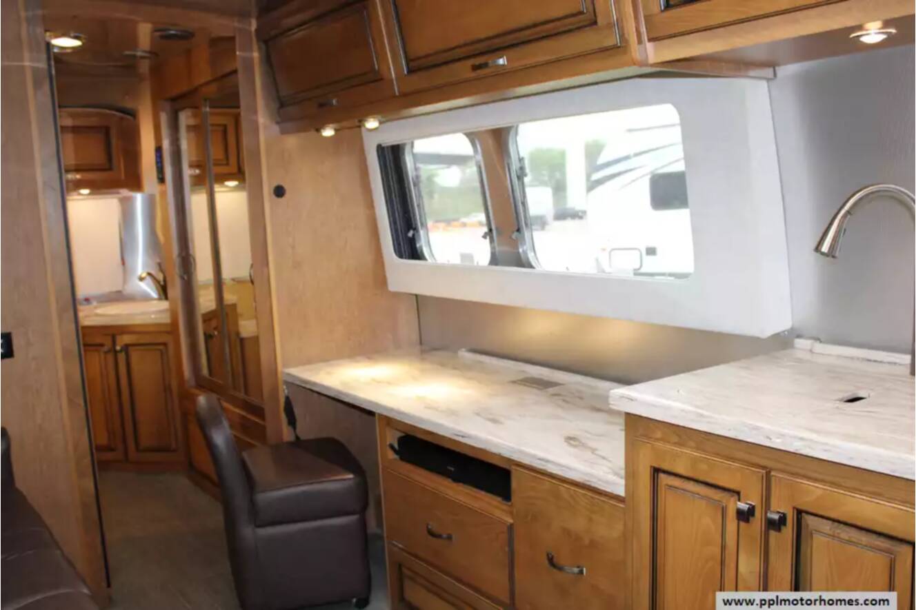 A photo of this 2018 Airstream Airstream Classic 33FBQ