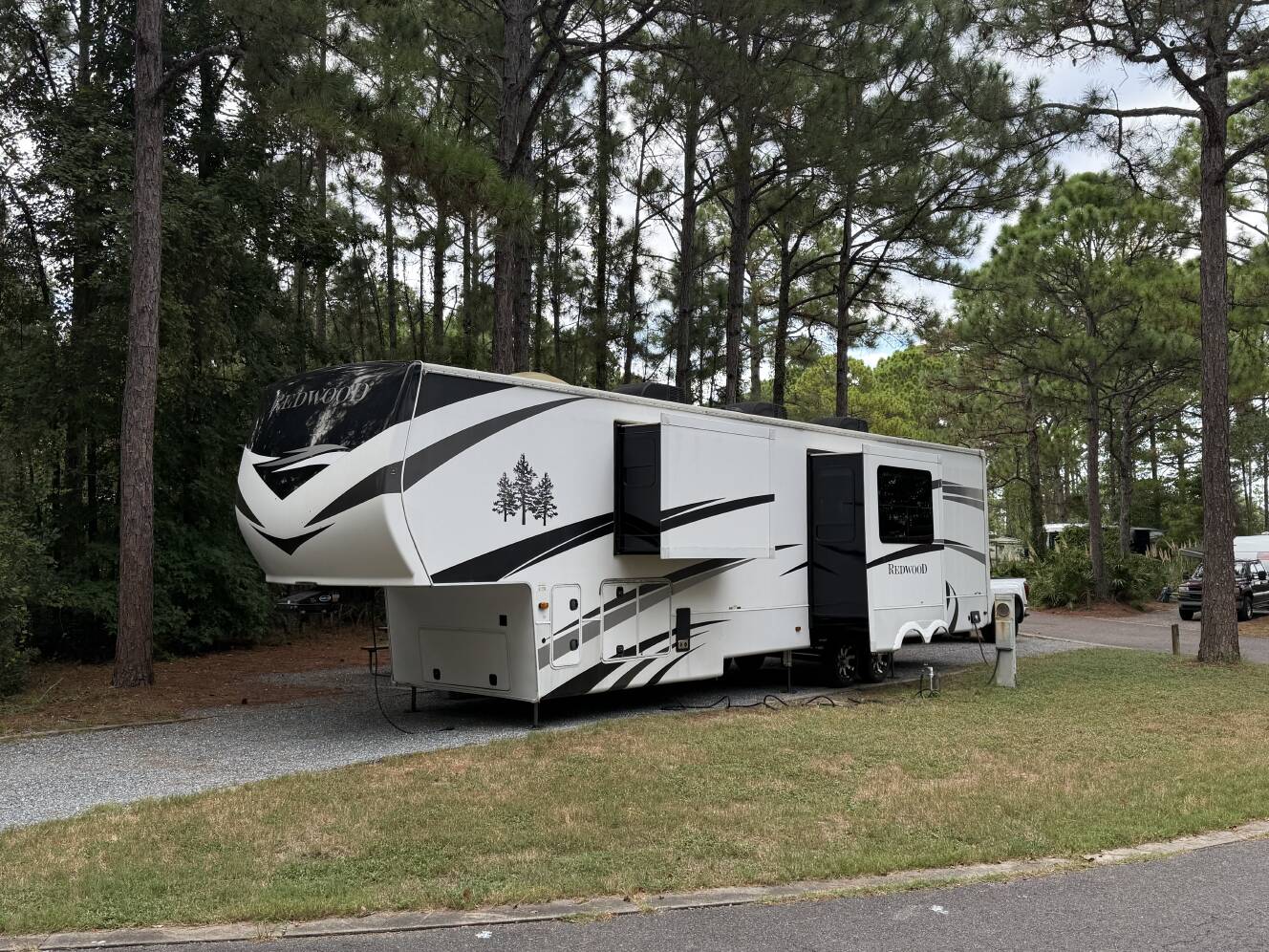 A photo of this 2020 Redwood REDWOOD 4001LK