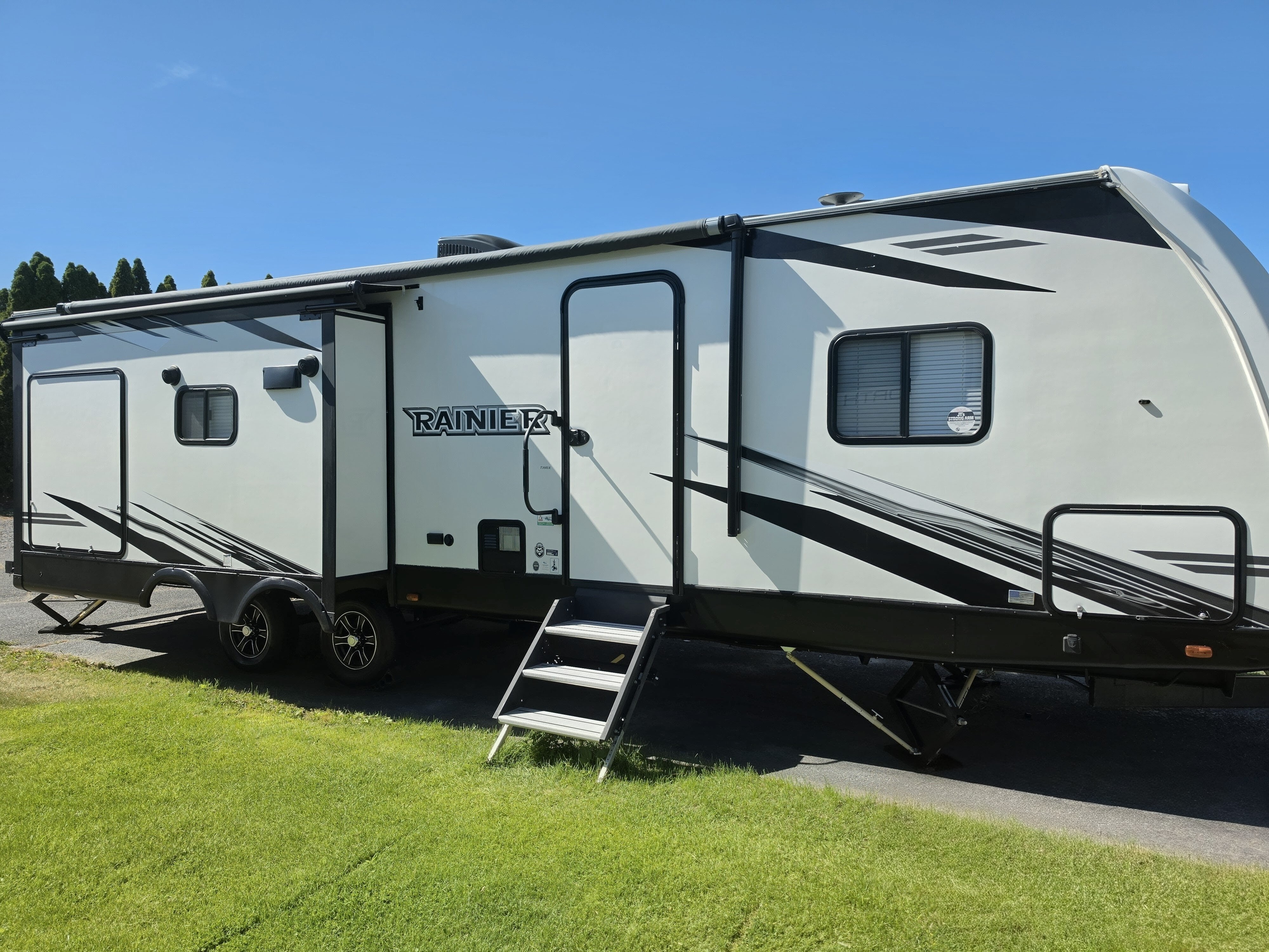 2020 Forest River RAINIER 30RLSR in moses lake WA