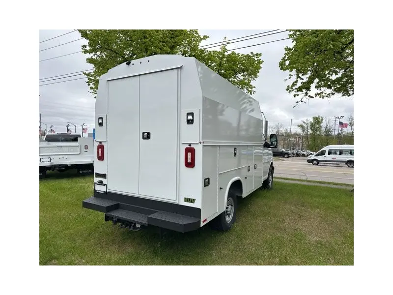 2026 CHEVROLET Express 3500