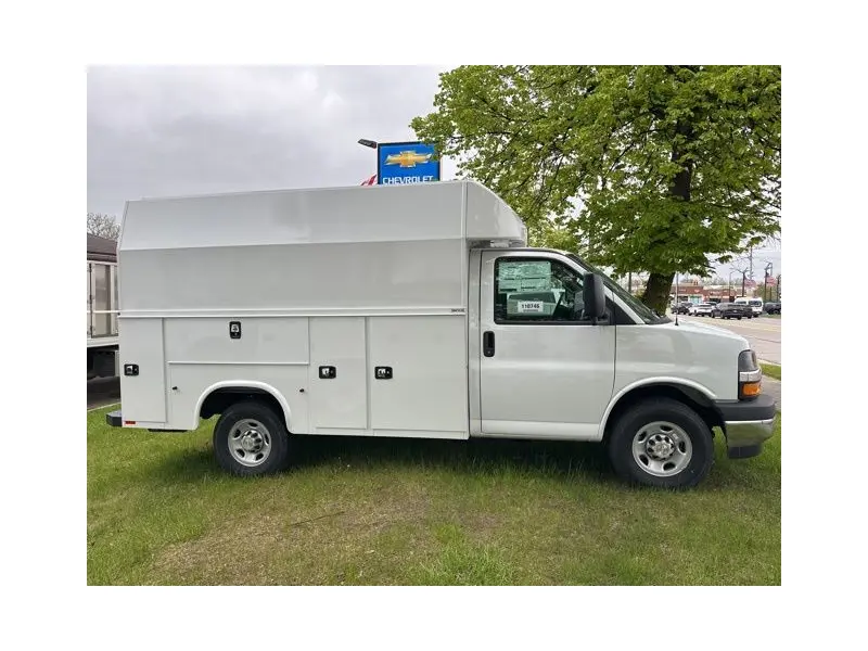 2026 CHEVROLET Express 3500
