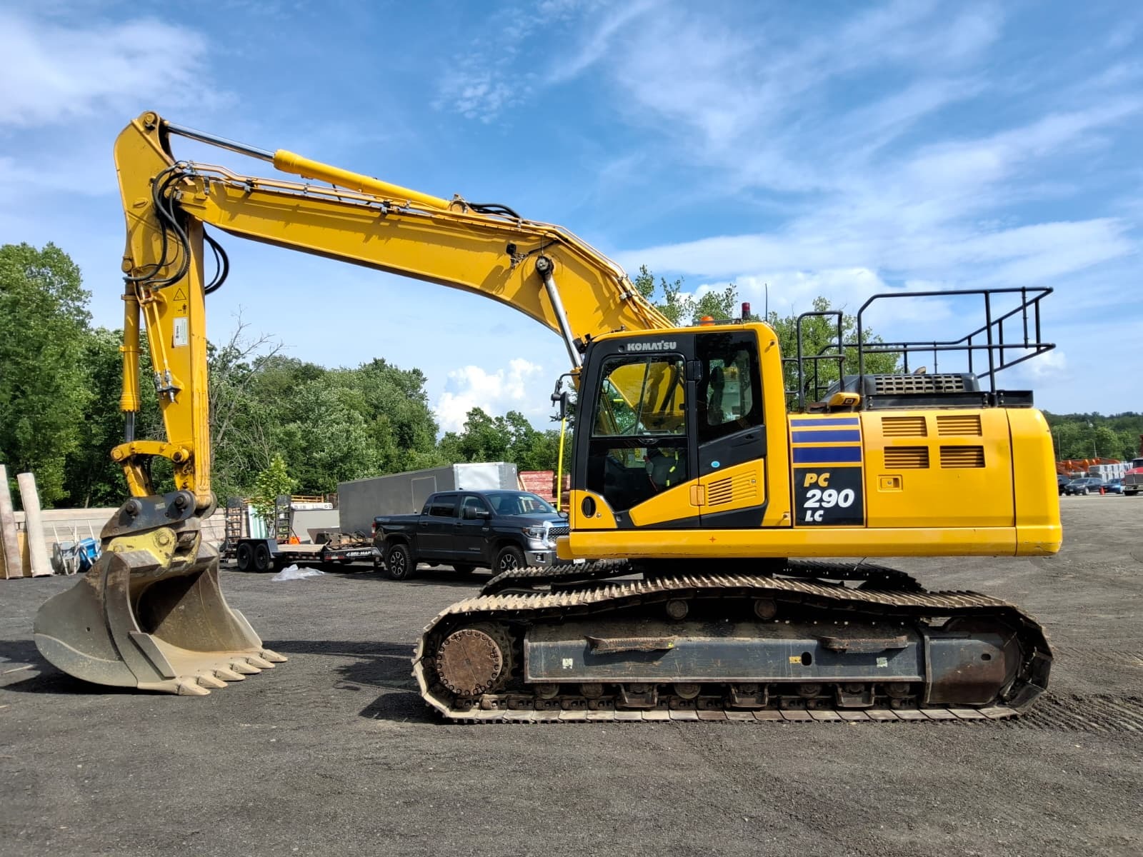 2022 KOMATSU PC290LC-11 in Monticello, NY