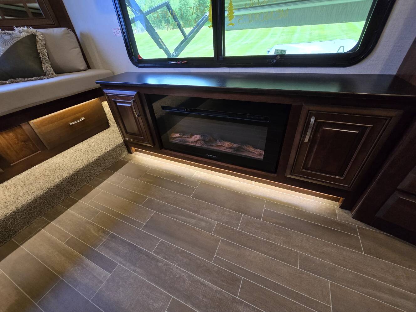 A photo of this 2019 Jayco PINNACLE 36SSWS
