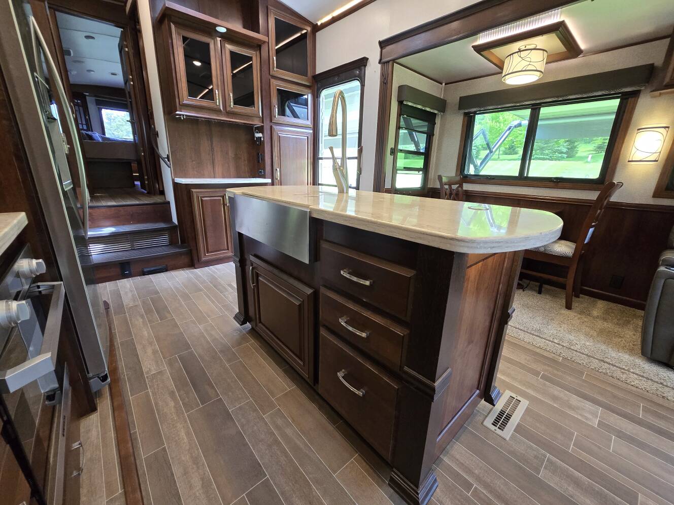 A photo of this 2019 Jayco PINNACLE 36SSWS